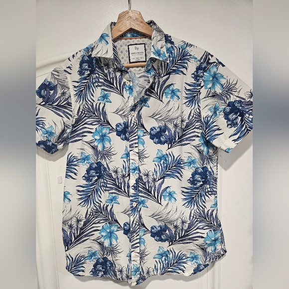 Denim & Flower Button Down Tropical Hawaiian Print, Short Sleeve Shirt. Mens Med - Picture 1 of 9
